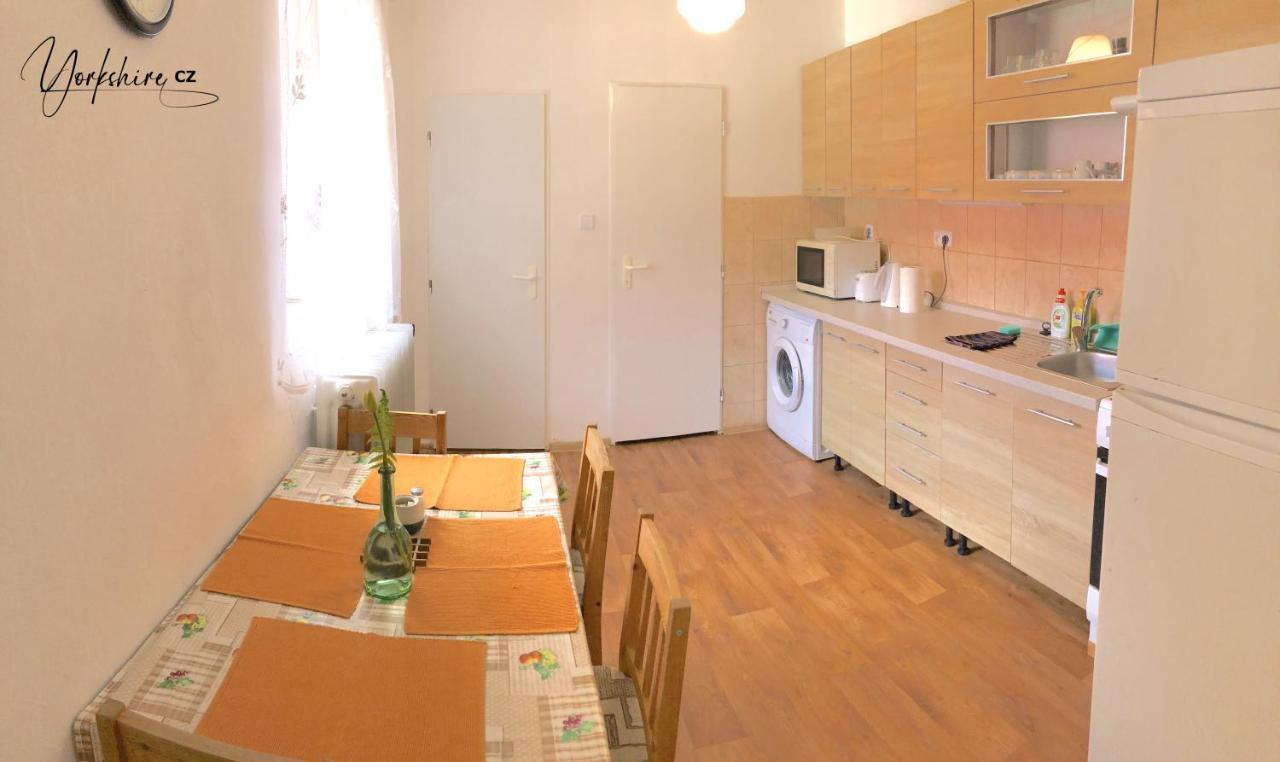 Apartment Yorkshire Bujanov Exteriör bild